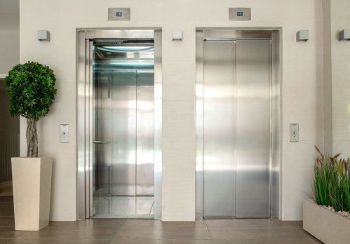 ¿Es obligatorio instalar un ascensor en una comunidad?